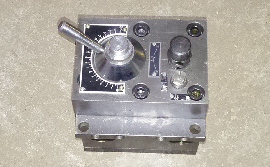 HY800-N活塞推料離心機復(fù)式節(jié)流閥